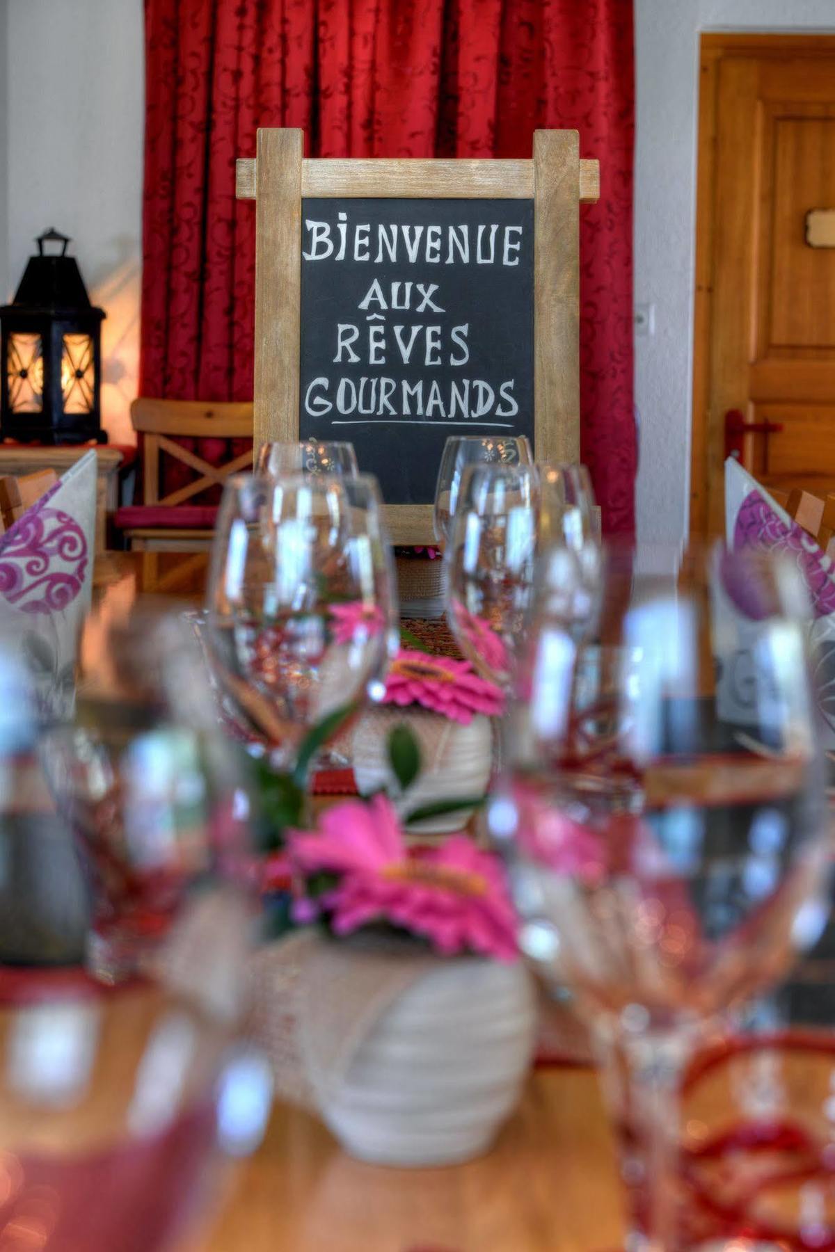 Rêves Gourmands, Hôtellerie&Gastronomie Vernayaz Exterior foto